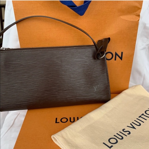 Louis Vuitton Handbags - Gently used brown Epi Louis Vuitton Pochette